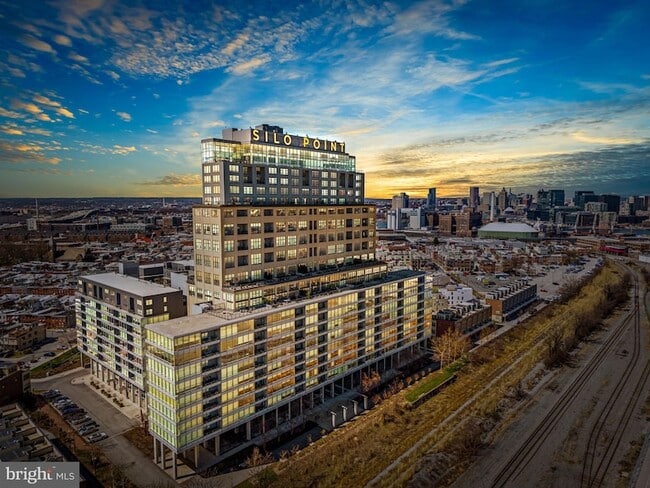 Building Photo - 1200 Steuart St