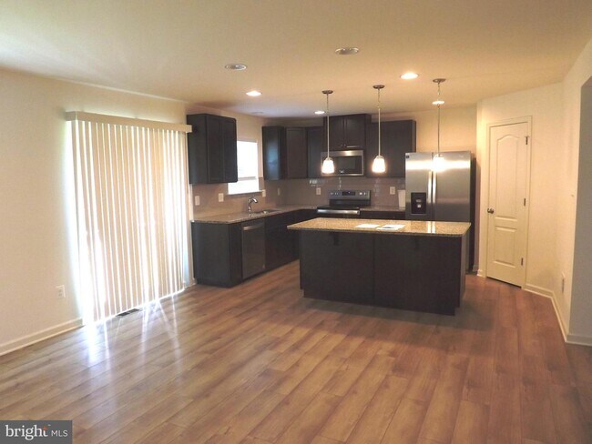 Building Photo - 42 Belmont Pl