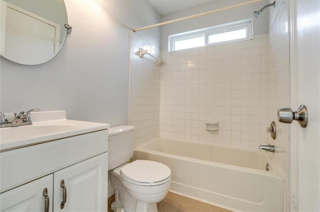Building Photo - 6420 Horsepen Bayou Dr