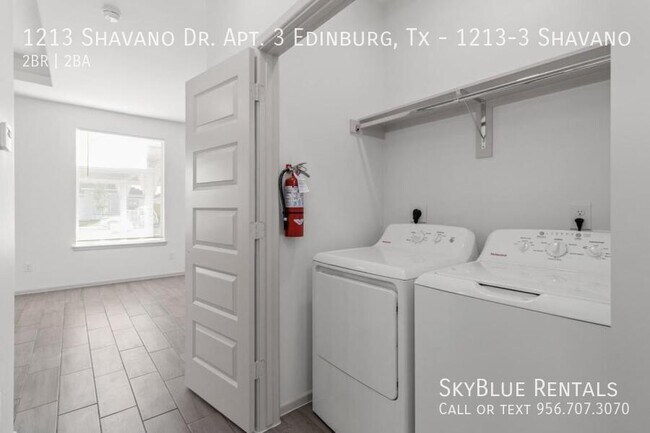 Building Photo - 1213 Shavano Dr