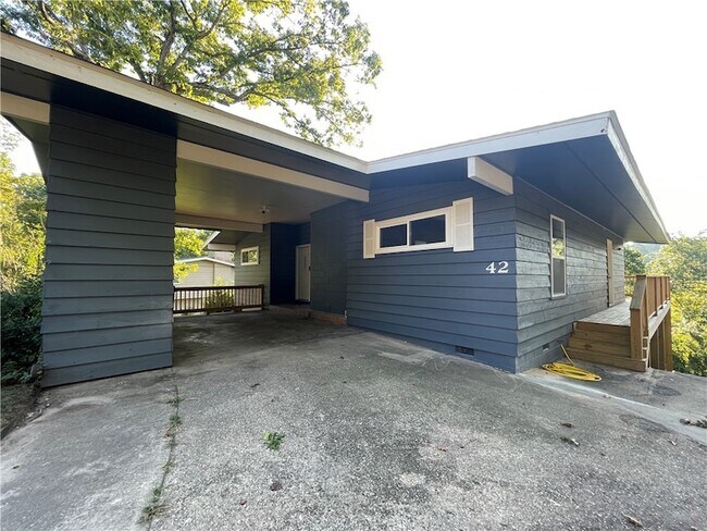 Building Photo - 42 Hope Dr