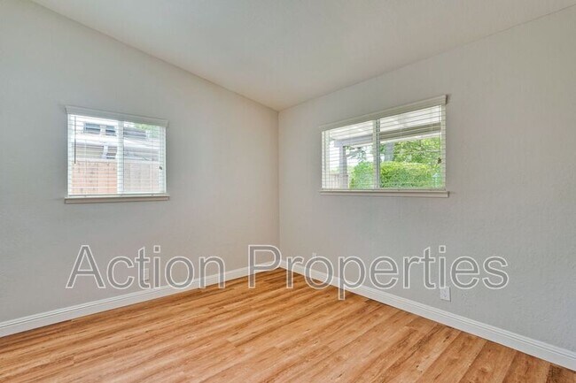 Building Photo - 1125 Burgoyne St