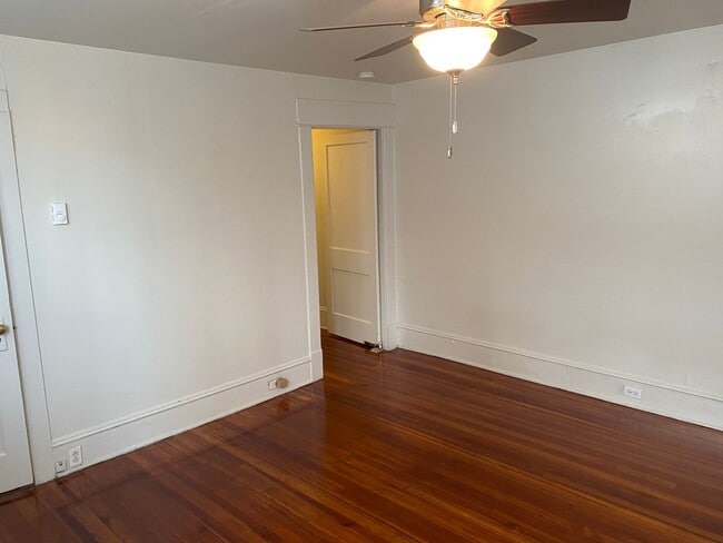 Building Photo - Great 1st Floor Apartment in Historic Home!