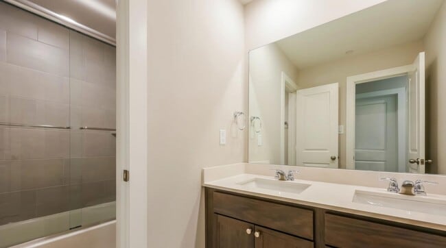 Building Photo - AVAILABLE NOW