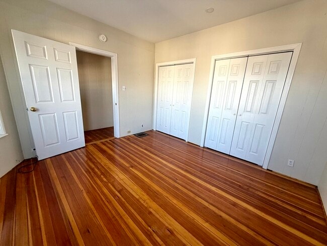 Building Photo - 21 Oakland Ave