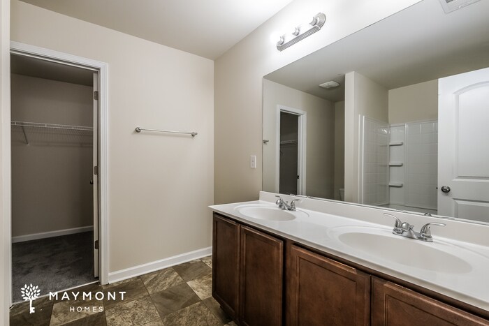 Building Photo - 1305 Forsythia Wy