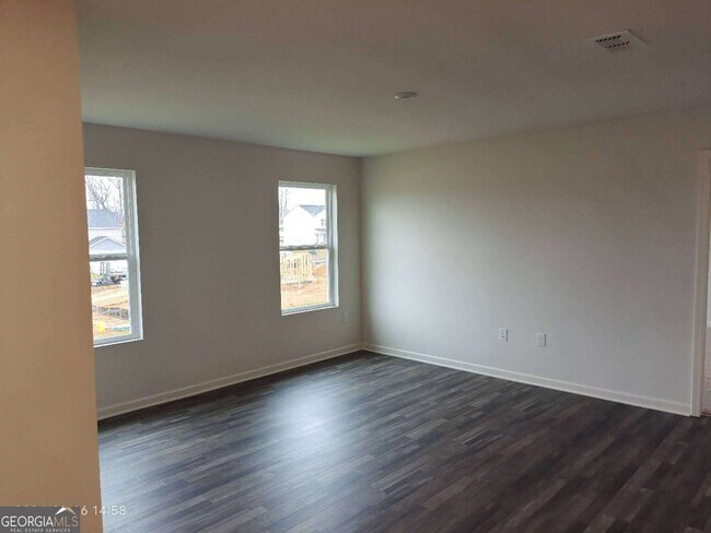 Building Photo - 556 Pemberton St