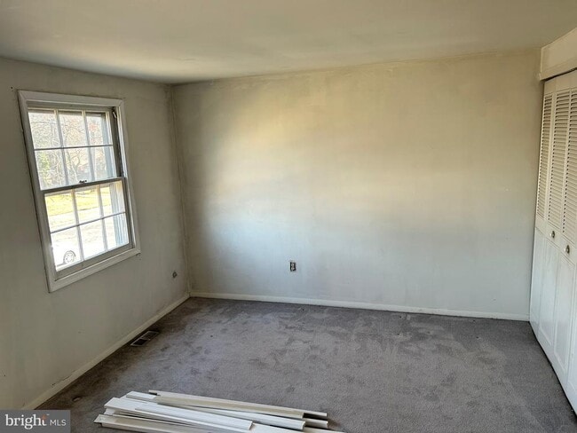 Building Photo - 89 Rockland Dr