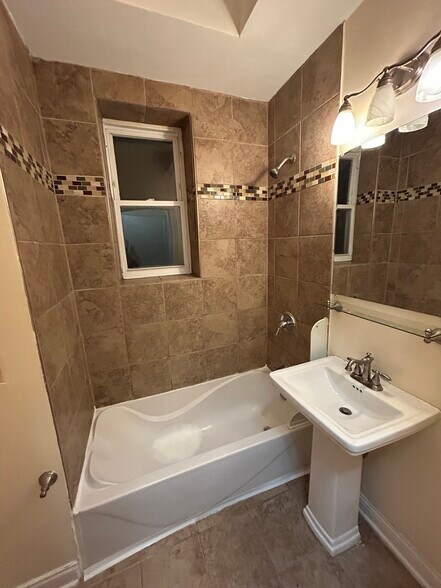 Bedroom - 6630 S Ingleside Ave