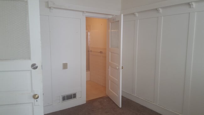 Building Photo - Victorian one bedroom apartment in Noe Val...