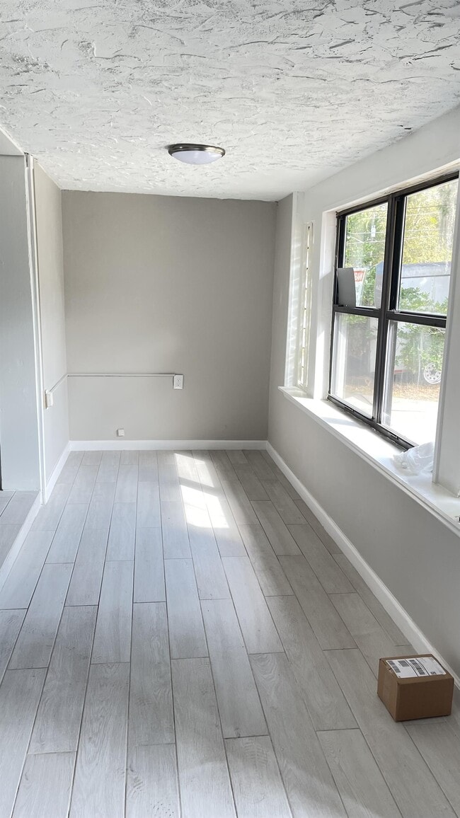Building Photo - 1384 Pullen Rd
