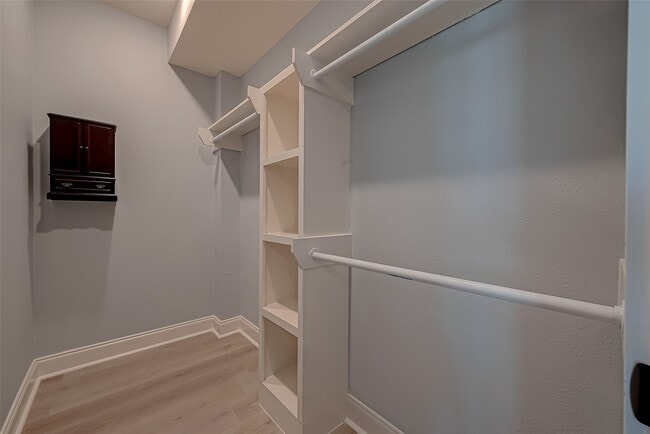 Building Photo - 1110 Avenue K Ave