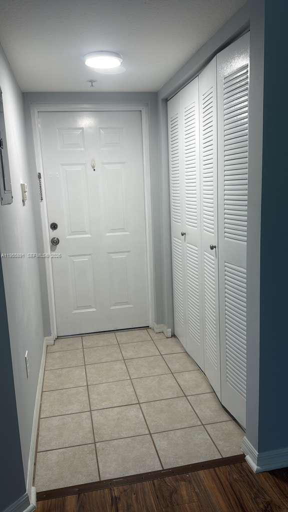 Building Photo - 222 Villa Cir