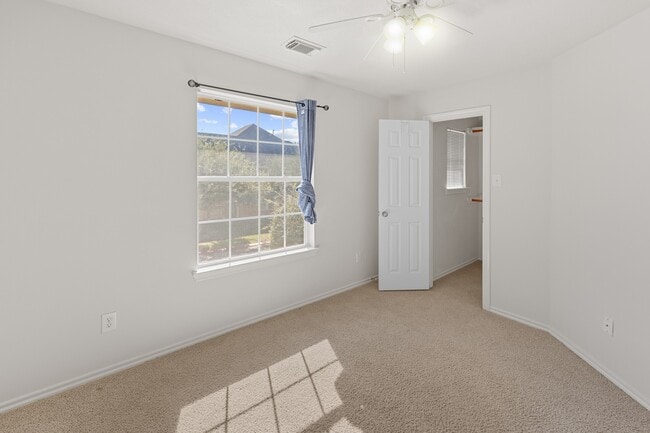 Building Photo - 6413 Dawson Creek Dr