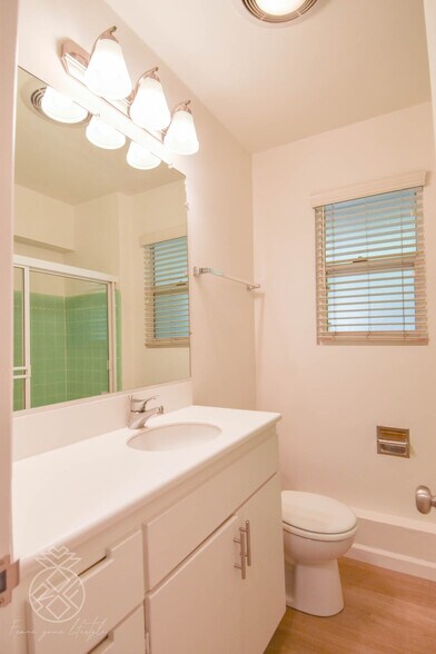 Building Photo - 2262 Fox Hills Dr