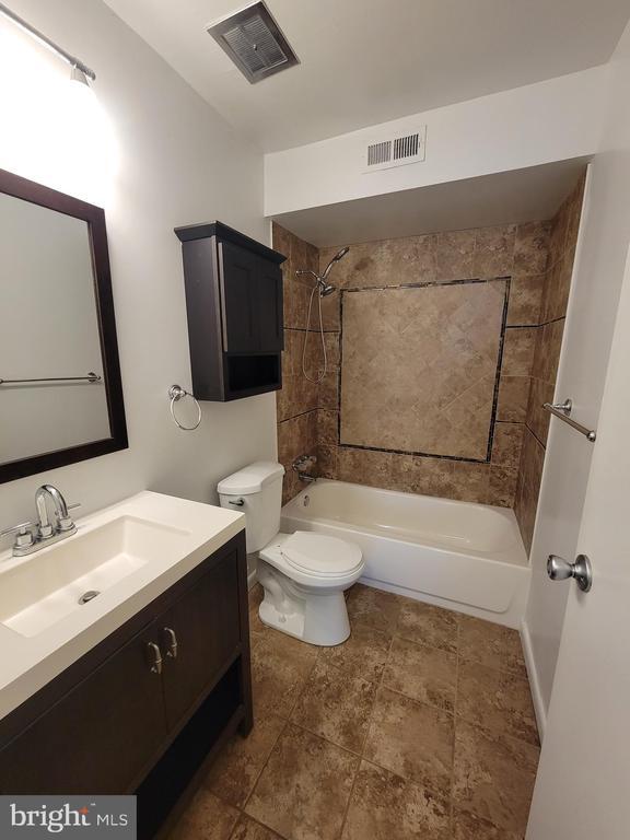 Building Photo - 411 Stiles Ave