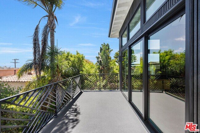 Building Photo - 926 17th St