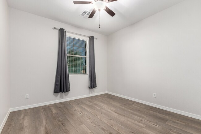 Building Photo - 35376 N Murray Grey Dr