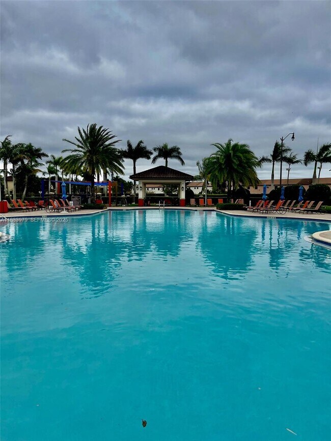 Building Photo - 146 SE 34th Terrace