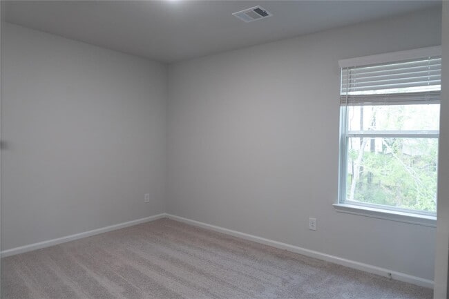 Building Photo - 64 Valiant Ridge Trail
