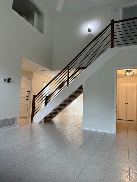 Building Photo - 2412 Nebulus Dr