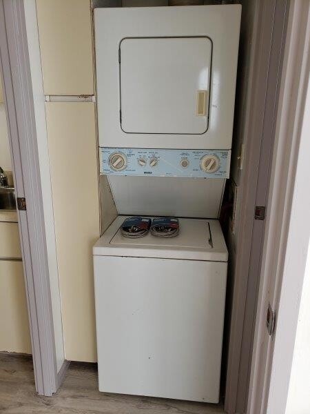 Building Photo - Century Park Plaza Condo - 1 bedroom, 1 bath, 1 parking - Avail 11/9/24