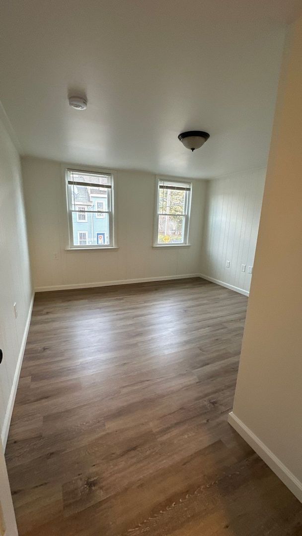 Building Photo - Spacious & Beautifully Updated 3BR Home with Extra Storage in Columbia