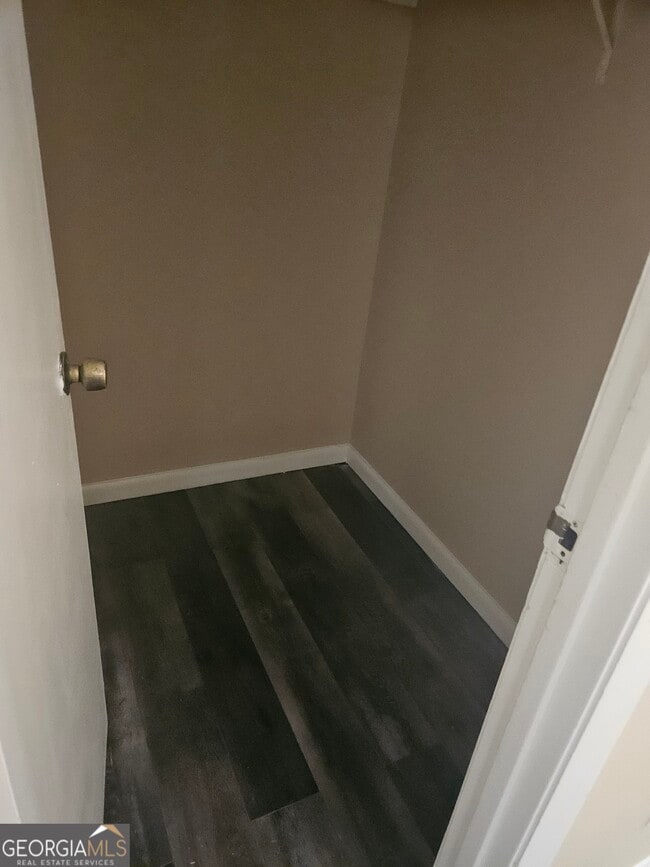 Building Photo - 3195 Highpoint Ct