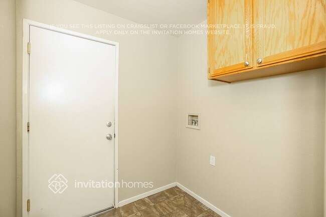 Building Photo - 5000 Mesa Ridge Dr