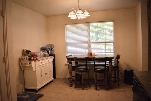 Building Photo - 2216 Arrowhead Dr