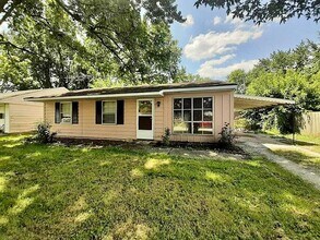 Building Photo - 3 Bedroom 1 bath