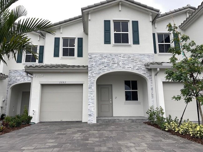 Primary Photo - 2682 SE 11th Ct