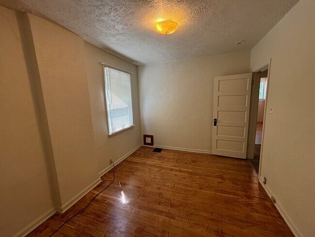 Building Photo - 2301 W Regan Ave