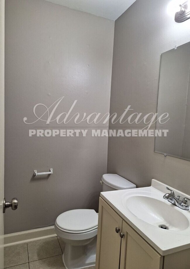 Building Photo - Open to Section 8 -Cute Single Family Home...