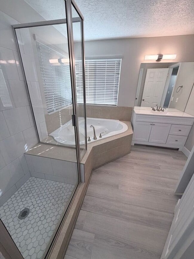 Building Photo - WEST JORDAN 5 BED, 4 BATH HOME