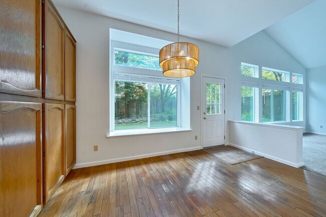 Building Photo - Updated 3 Bedroom Home with 3-Car Garage i...
