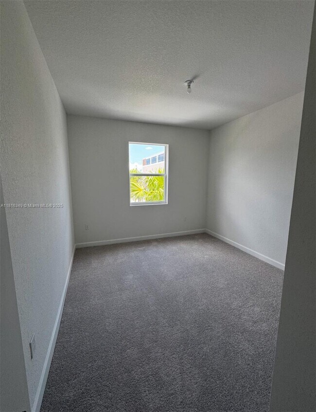 Building Photo - 120 SW 184th Way