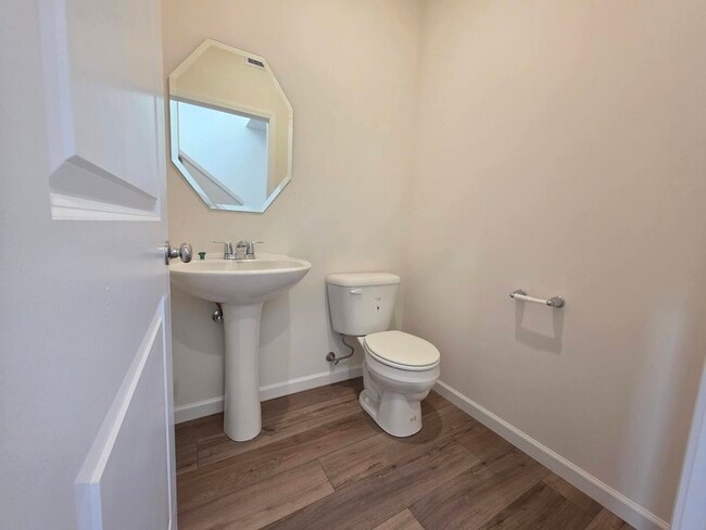 Building Photo - 5919 Hawkweed Dr