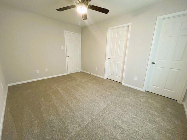 Building Photo - 340 Rd 5105