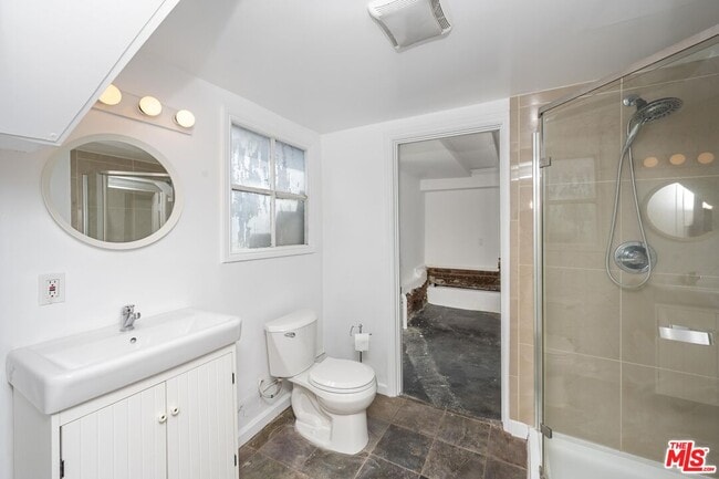 Building Photo - 1664 W 12th St