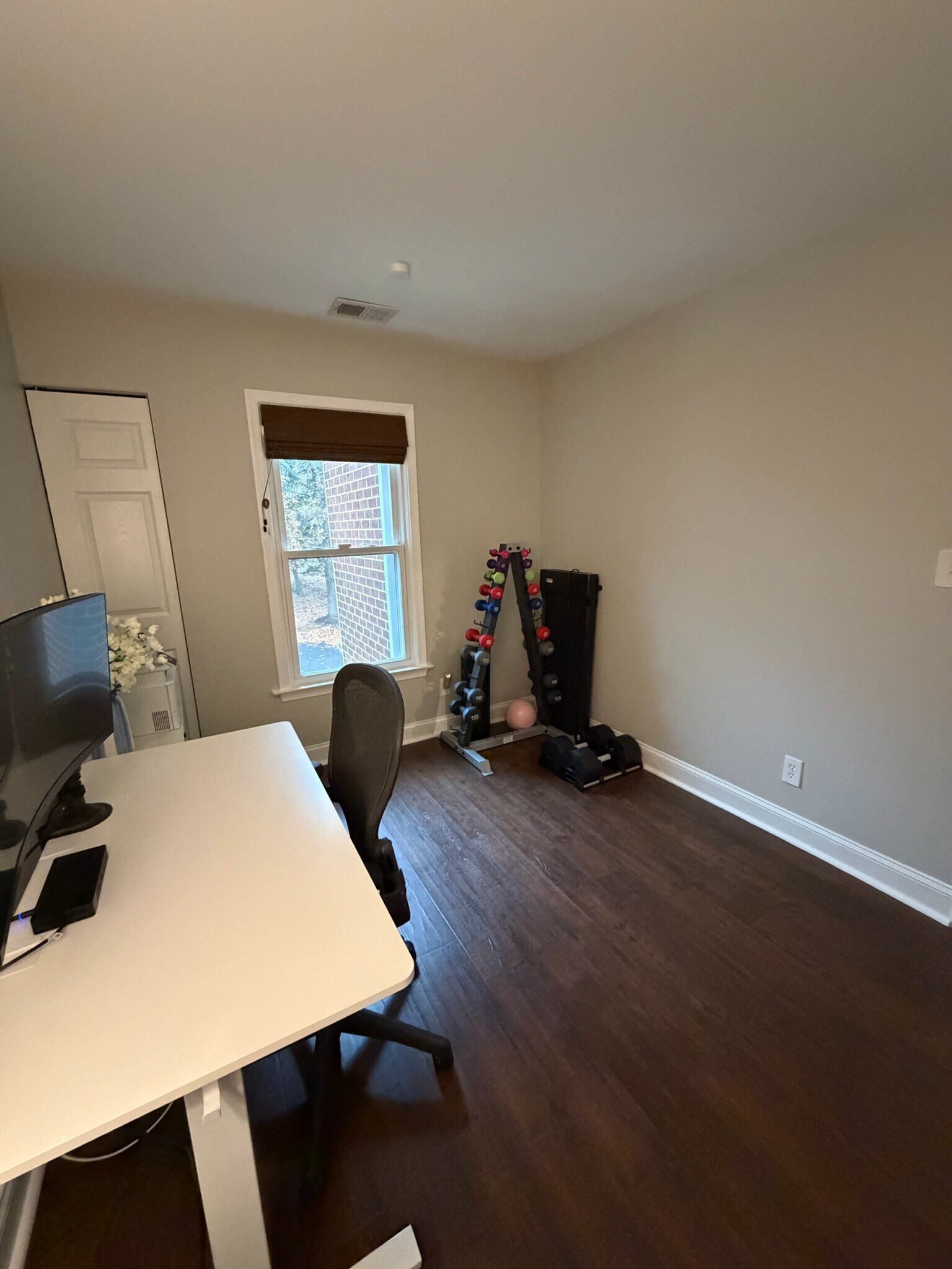 Building Photo - 7602 Lakeside Village Dr