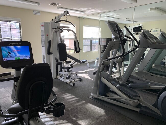 Building Photo - 12035 Alta Carmel Ct