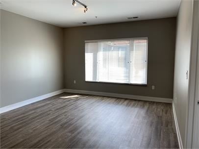 Building Photo - 1809 N Cambridge Ave