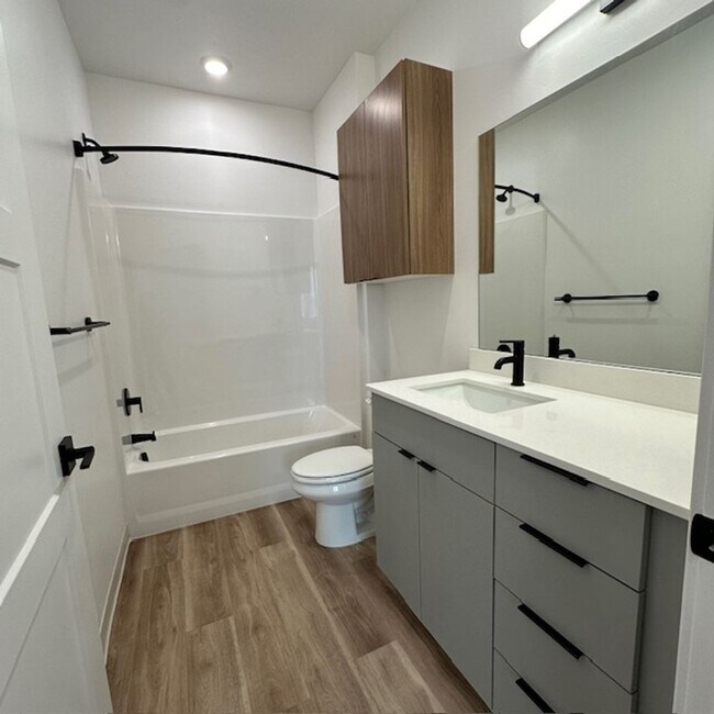 Building Photo - New 2 Bedroom 2 bathroom Teton Peak Flats Unit E 101 With Additional Storage Closet