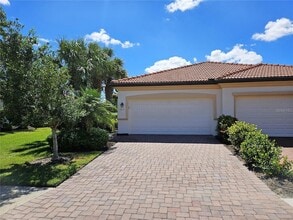 Building Photo - 9839 Haze Dr