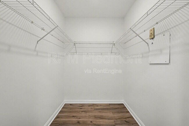 Building Photo - 1735 Peachtree St NW