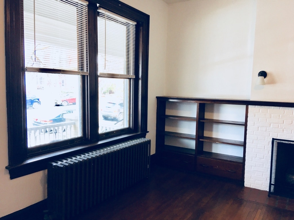 Front Windows - 343 College Ave