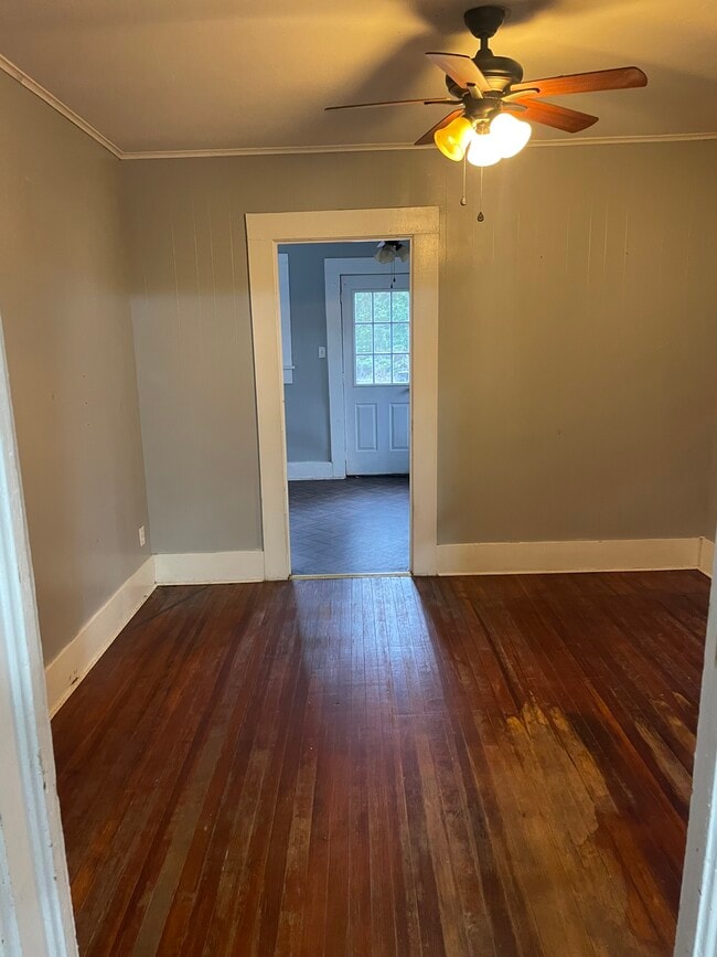 Building Photo - 204 Goode Ave