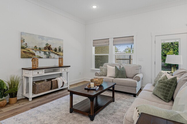 Building Photo - 35 Highland Dr NW