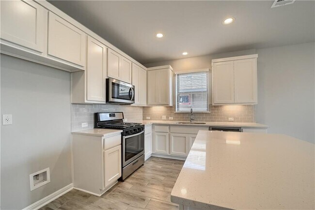 Building Photo - 2924 Sage Ranch Dr